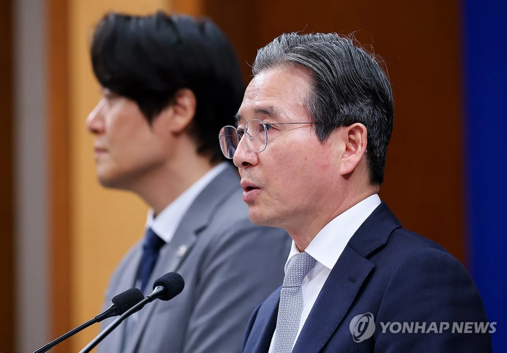 김용범 청와대 실장 '성공의 비용' 발언 논란
